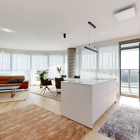 アパート Eurovea Tower Executive Danube View *